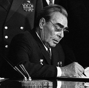 Bywgraffiad i Blant: Leonid Brezhnev