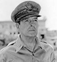 Umeentzako biografia: Douglas MacArthur
